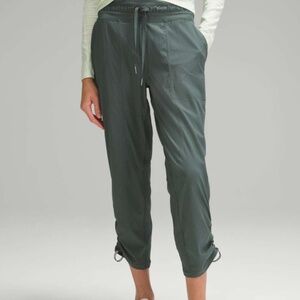 Lululemon NWOT Dance Studio Mid-Rise Cropped Pant, Dark Forest, Size 2